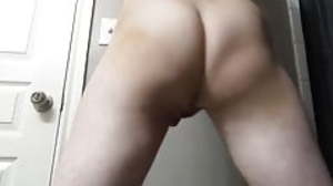 Obese booty shaking