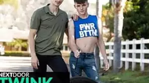 Teen Avery Jones Cant Change A Sink But Can