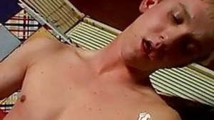 Solo twink enjoys touching his feet while jerking