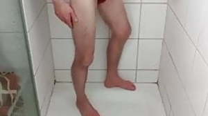 me in shower cum
