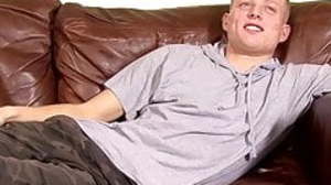 Cameron Wilson amateur twink who loves jerking off