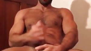 Majuscule mendicant cumshot on private session