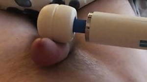 Hitachi wand gives hands free orgasm