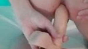 kurzer geiler dildo fick twink