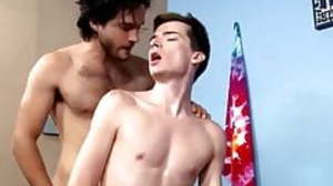 Cute twink gets his ass pounded