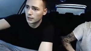 Deux amateurs en voiture 01
