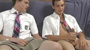 Twink Andy King blows school buddy before hardcore