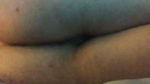 Twink shakes his ass