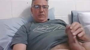 Daddy cums primarily cam