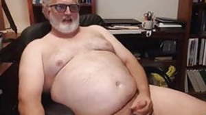 Daddy cums unaffected by cam