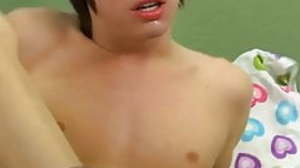 Young twink Kyler Moss services give unmoved by