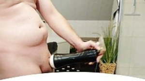 Taschenmuschi cum tap hand job massage