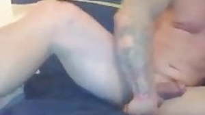 Bodybuilder jerk off and pretend with dildo