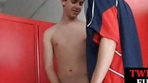 Twink barebacks amateur ass in the alcove room