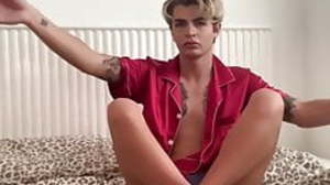 Homemade vid of twink Ryo Foxx masturbating and