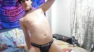 Skinny teenager Jamie Coxx jerks off in passionate