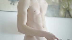 Mesmerizing Carter Johnson beats his big cock in a