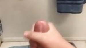 19 yr old white old egg jerks off 5in cock in